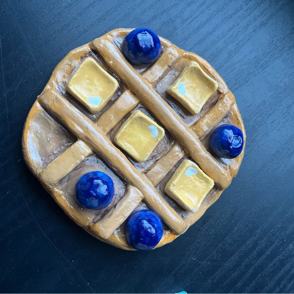 Handcrafted clay Waffle tic tac toe Decor - Picture 2 of 2